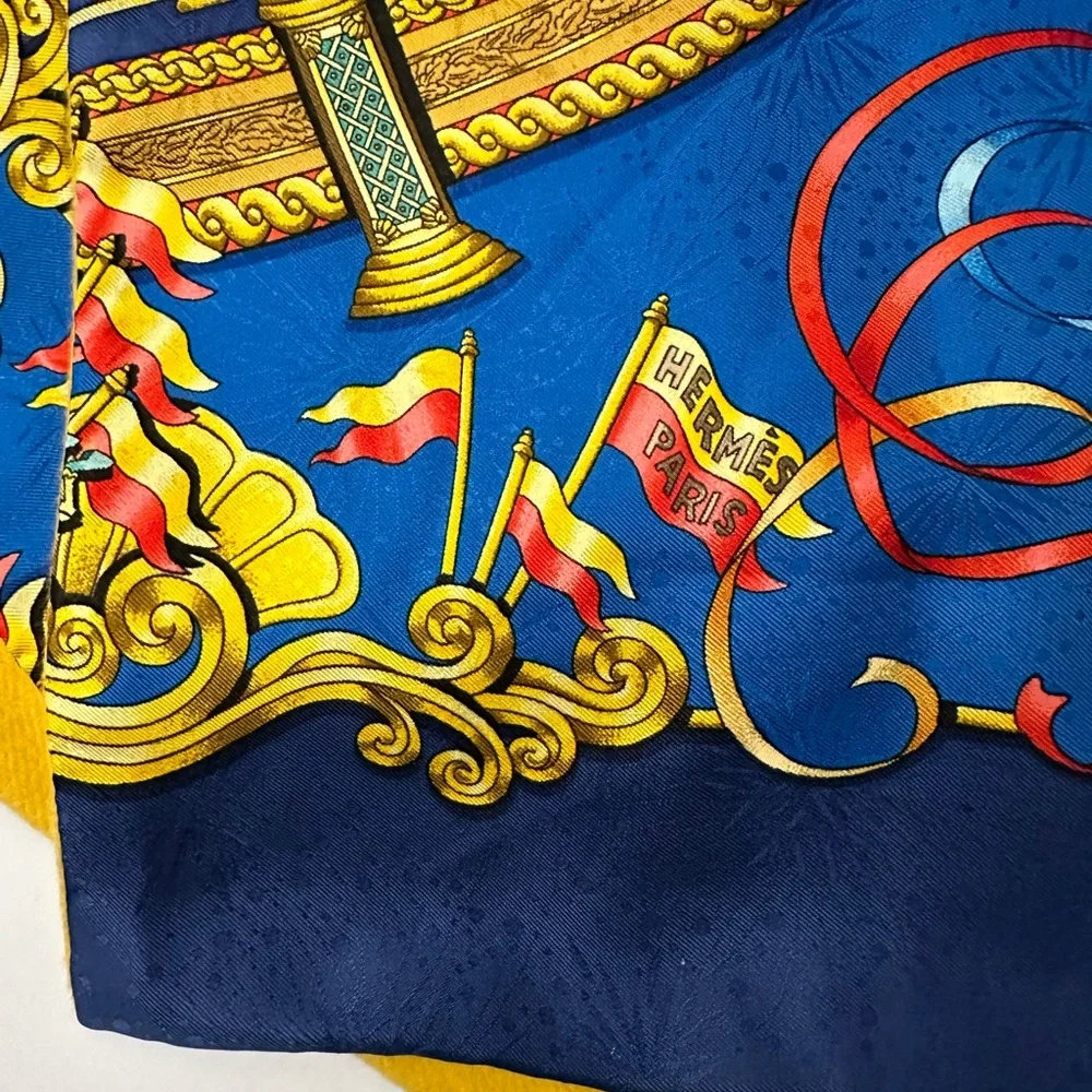 Authentic  HERMÈS Silk angora horse carousel stole blue gold vintage France - Picture 8 of 9